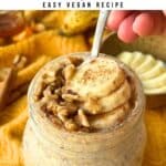 Pin that says "Banana Bread Overnight Oats Easy Vegan Recipe" with an image of the oats in a glass jar topped with banana slices and walnuts.